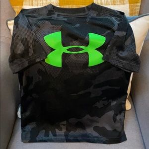 Under Armour short sleeve shirt